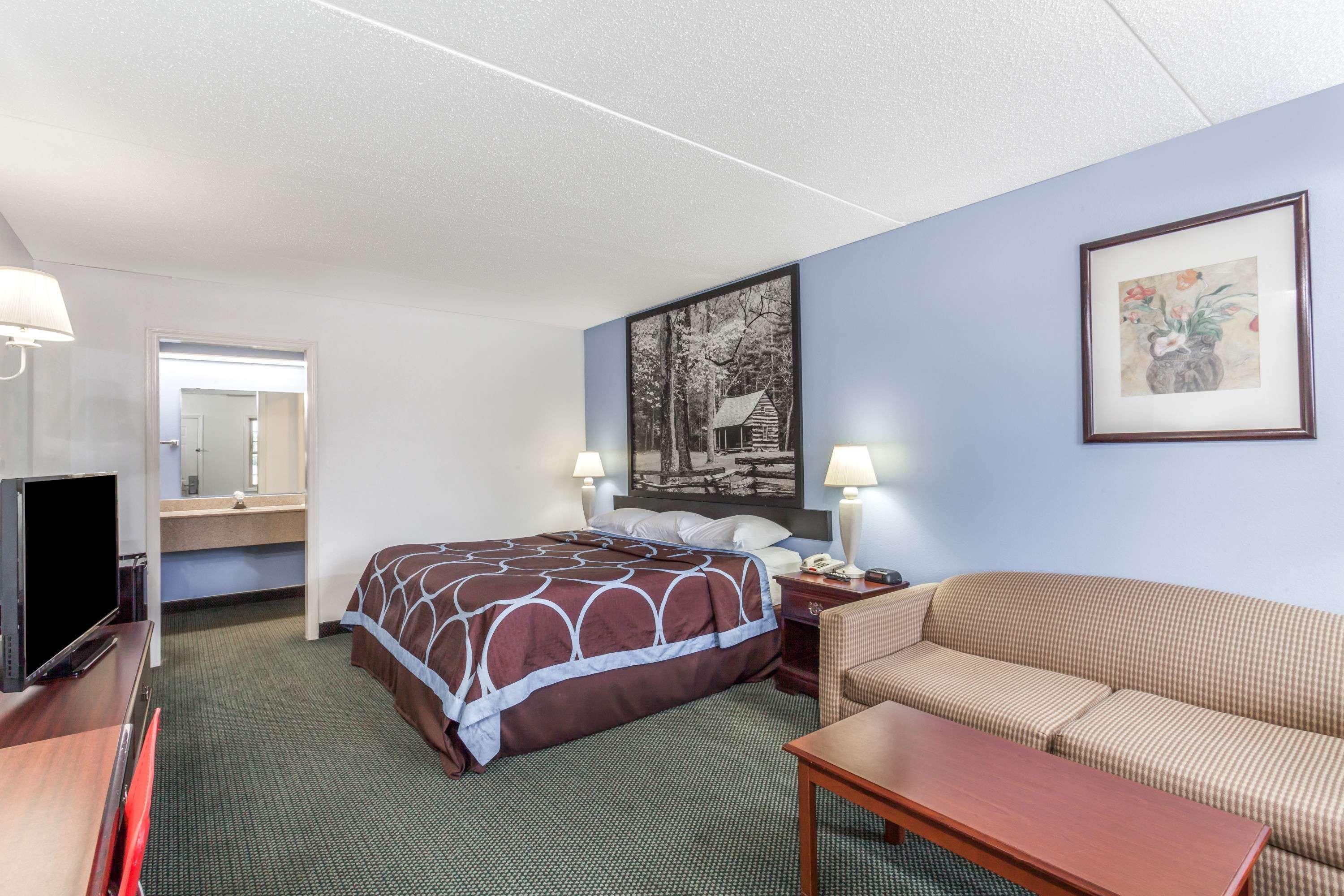 Super 8 By Wyndham Kingston Hotel Bagian luar foto