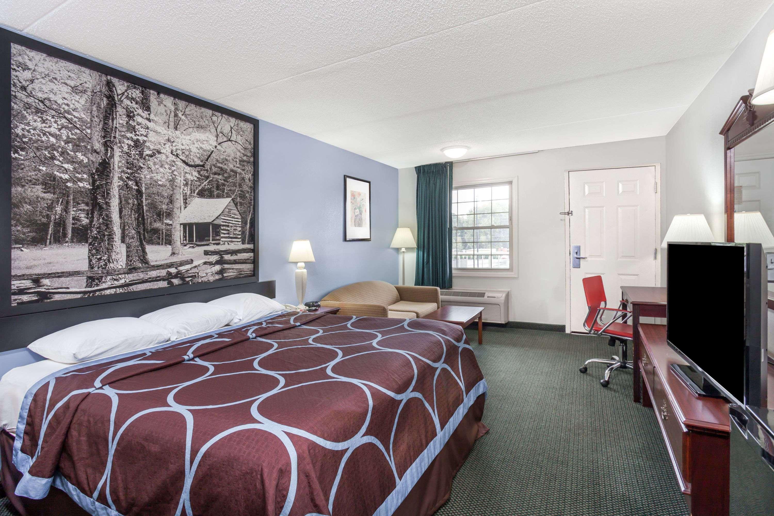 Super 8 By Wyndham Kingston Hotel Bagian luar foto